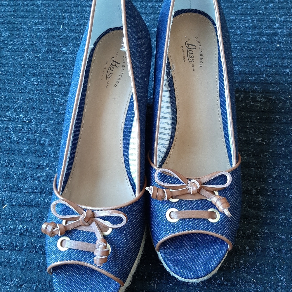 G.H. Bass & Co. Women's Blue Denim Flats